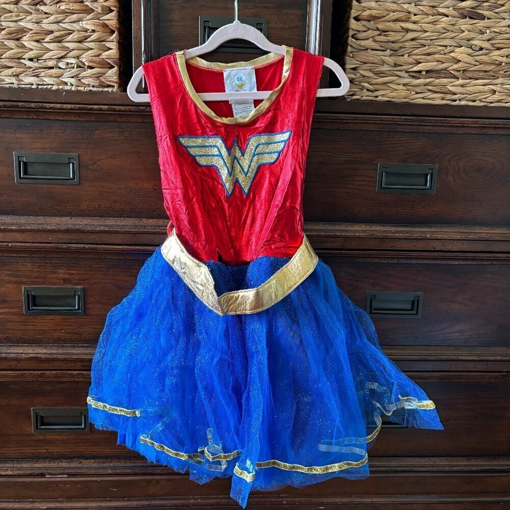 Wonder Woman Costume with belt in size M